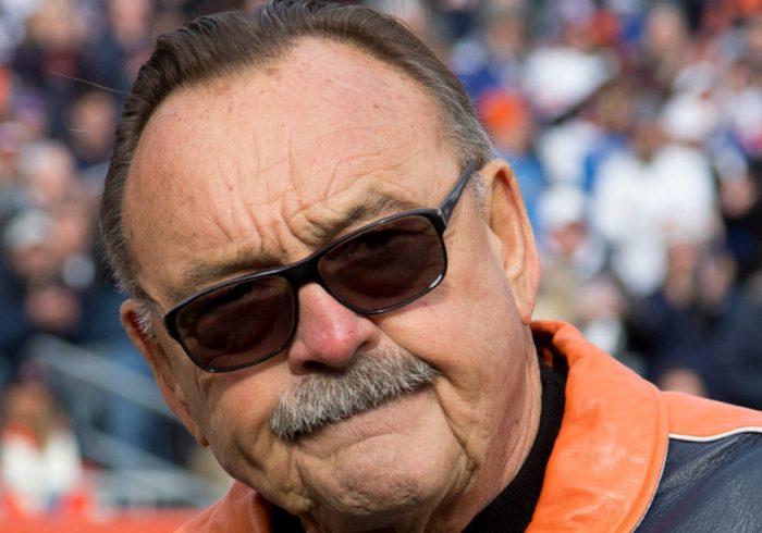 Bears’ Dick Butkus Goes Viral in Awkward Twitter Takeover