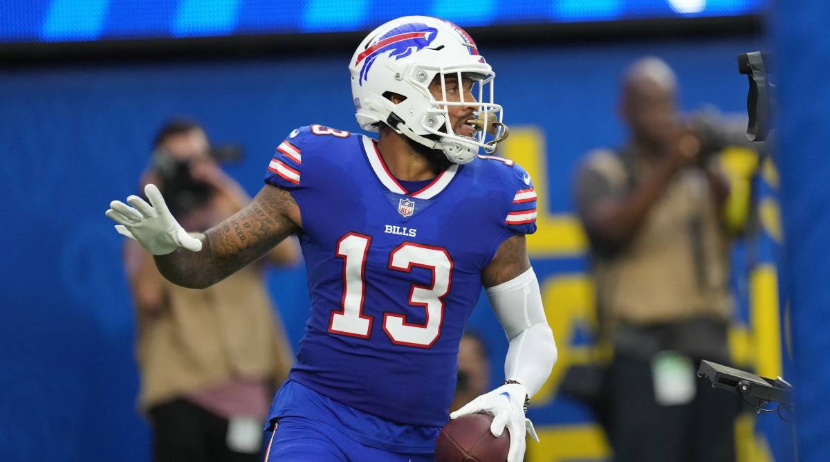 Bills’ Gabe Davis Honors ‘The Office’ With Cleats vs. Dolphins