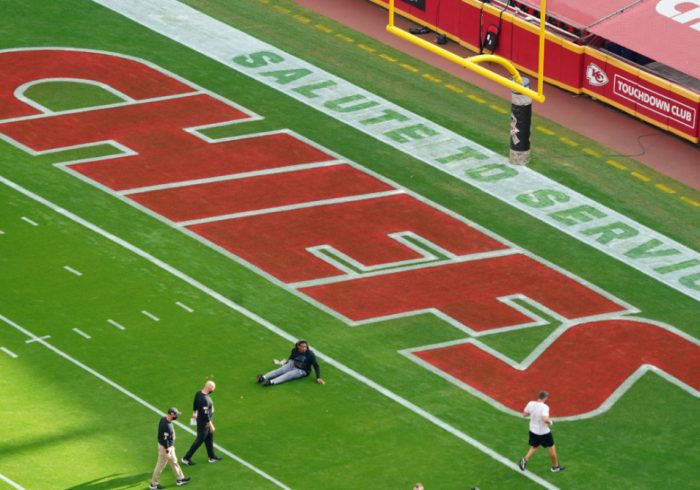 Chiefs Paint Field to Match Original 1972 Design Ahead of ‘TNF’