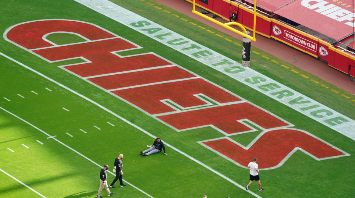 Chiefs Paint Field to Match Original 1972 Design Ahead of ‘TNF’