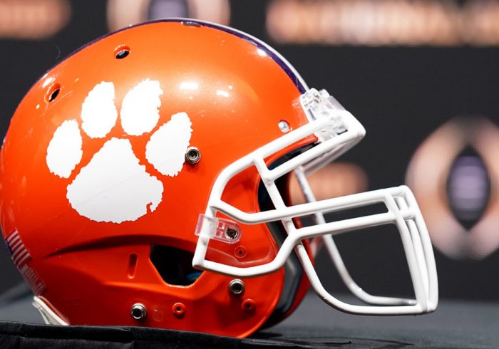 Clemson DT Bryan Bresee Mourns Death of 15-Year-Old Sister