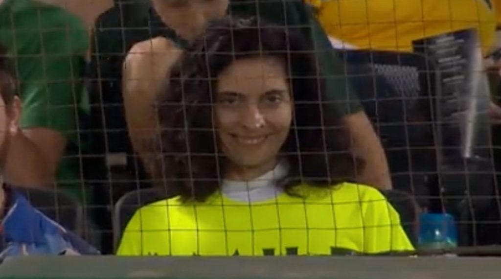 creepy-fans-at-baseball-games-apparently-promotion-for-movie-smile