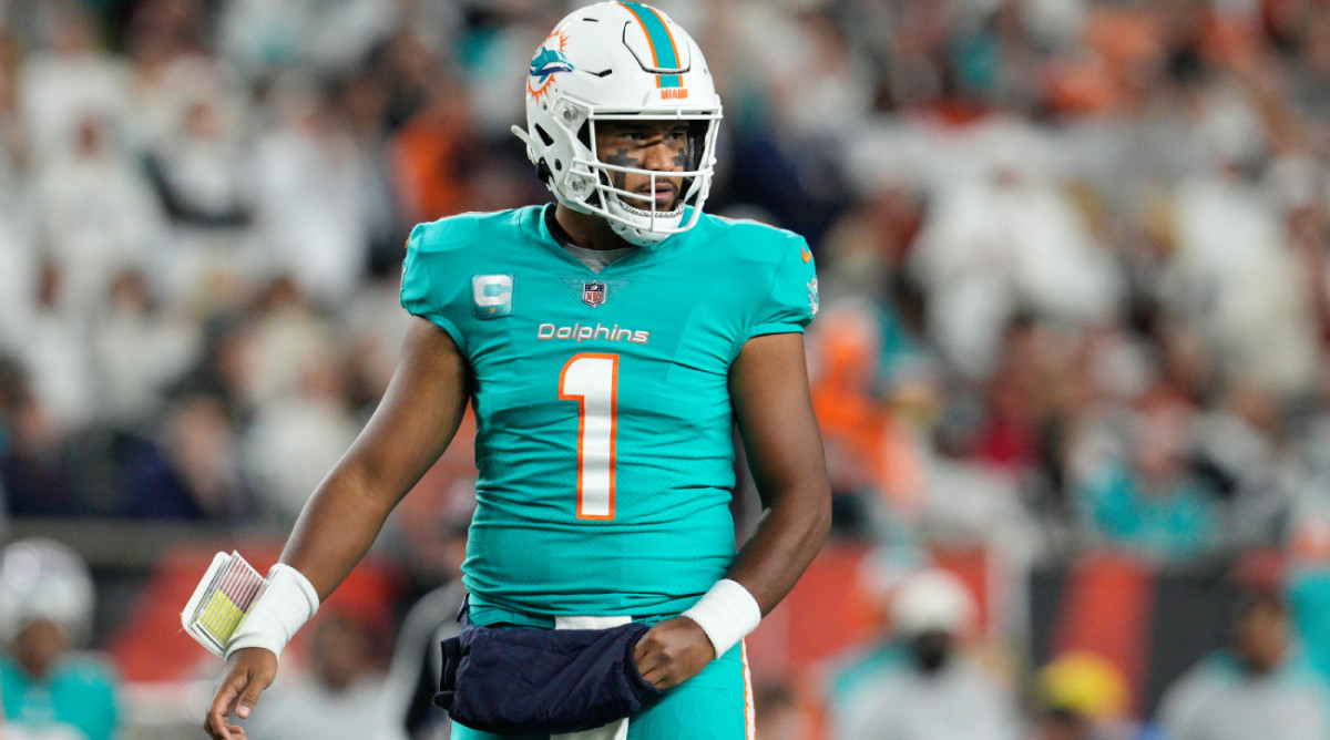 Dolphins’ Tua Tagovailoa Releases Statement After Scary ‘TNF’ Hit