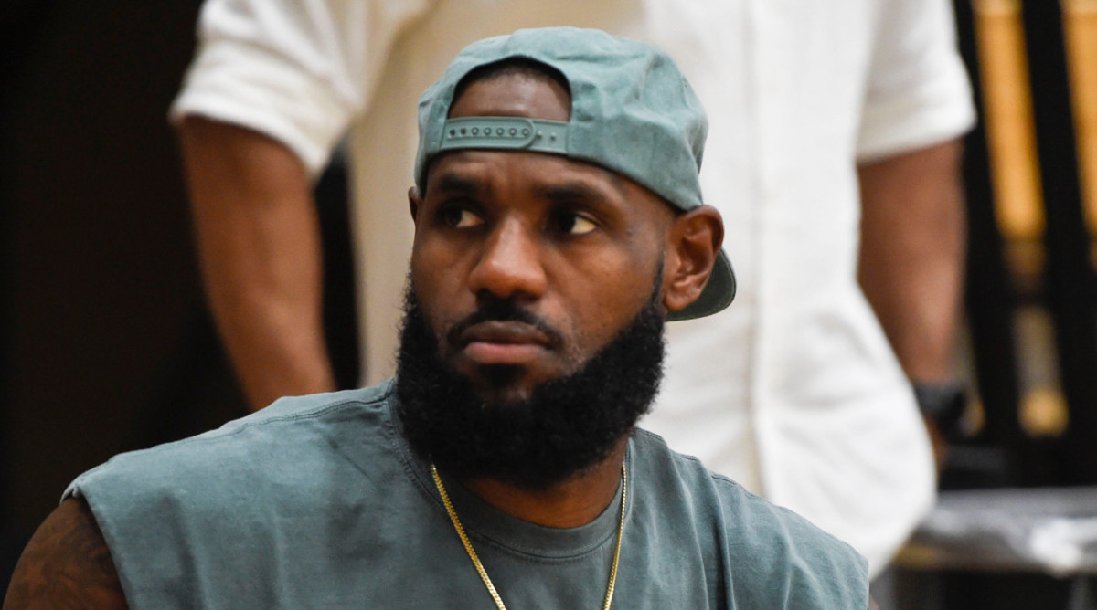 LeBron James Appears to Have New Look Ready for 2022-23 Season