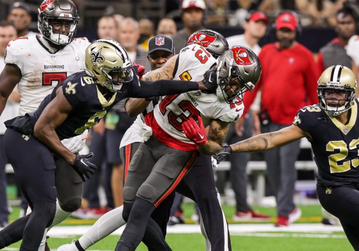 Mike Evans’s Explanation to Ref Defending Tom Brady Goes Viral