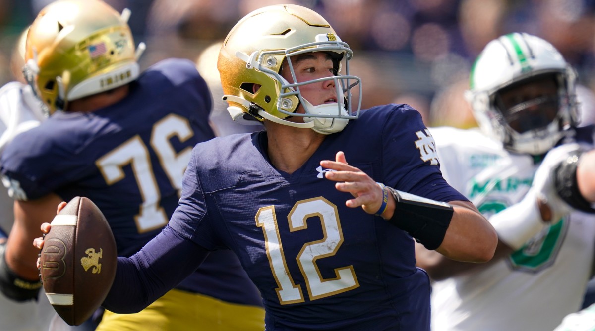 Notre Dame QB Buchner Likely Out for Rest of 2022 With AC Sprain