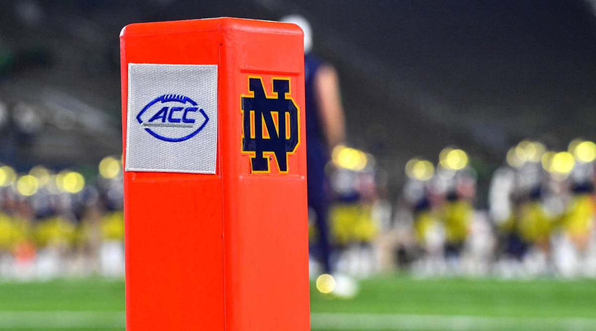 Report: ACC Suspended Referee Who Botched Call in Notre Dame vs. Cal