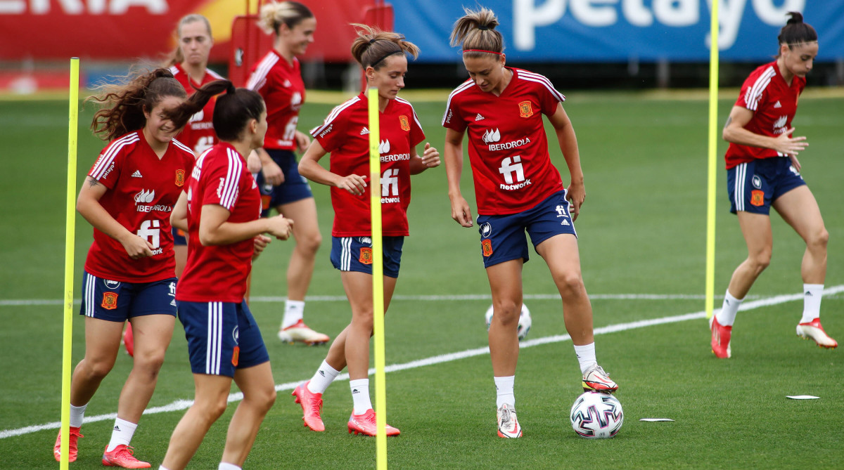 Spanish FA Announces ‘Unprecedented’ Mass Women’s Player Resignations