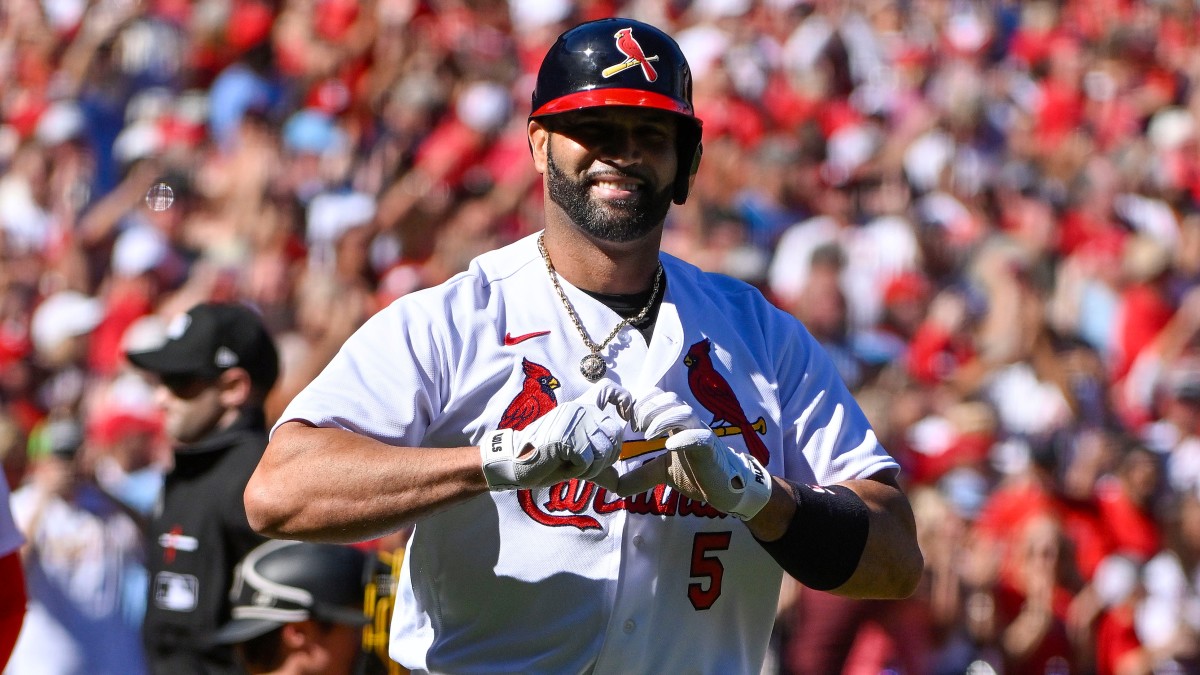 Albert Pujols Homers in Final Regular-Season Home Game (Video)