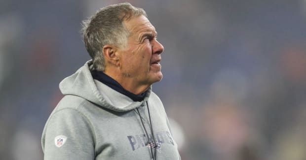 Belichick Dodges Question on Starting QB After Loss to Bears