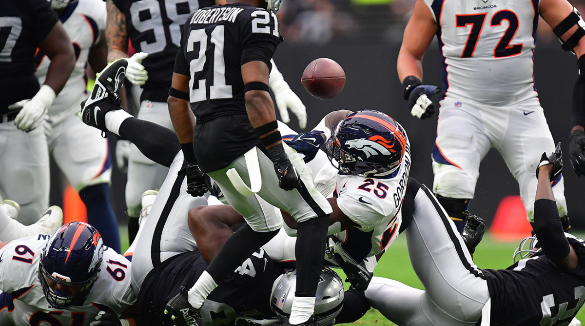 Broncos’ Melvin Gordon Leaves Press Conference When Asked About Fumble