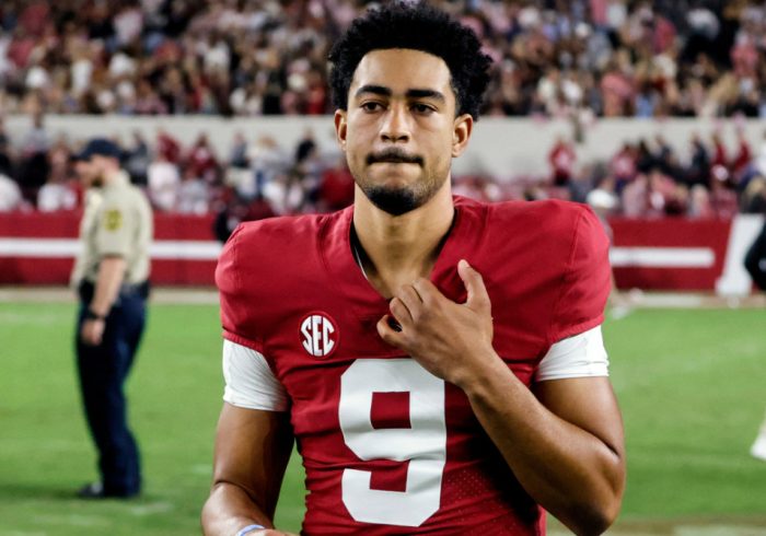 Bryce Young Starts at Quarterback for Alabama at Tennessee