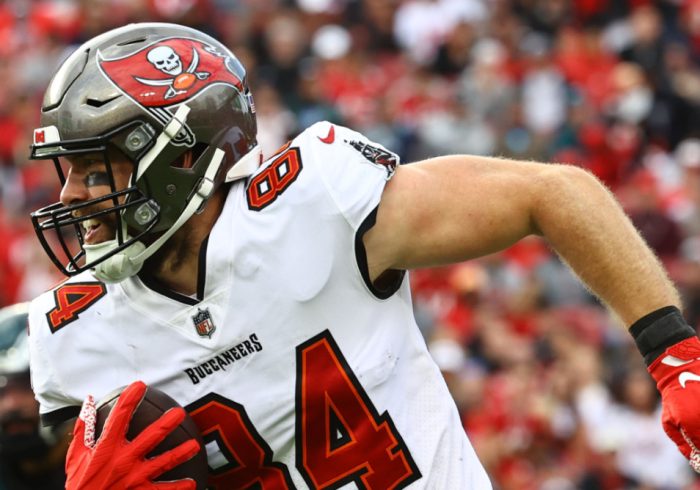 Buccaneers Tight End Cameron Brate Diagnosed With Sprained Neck
