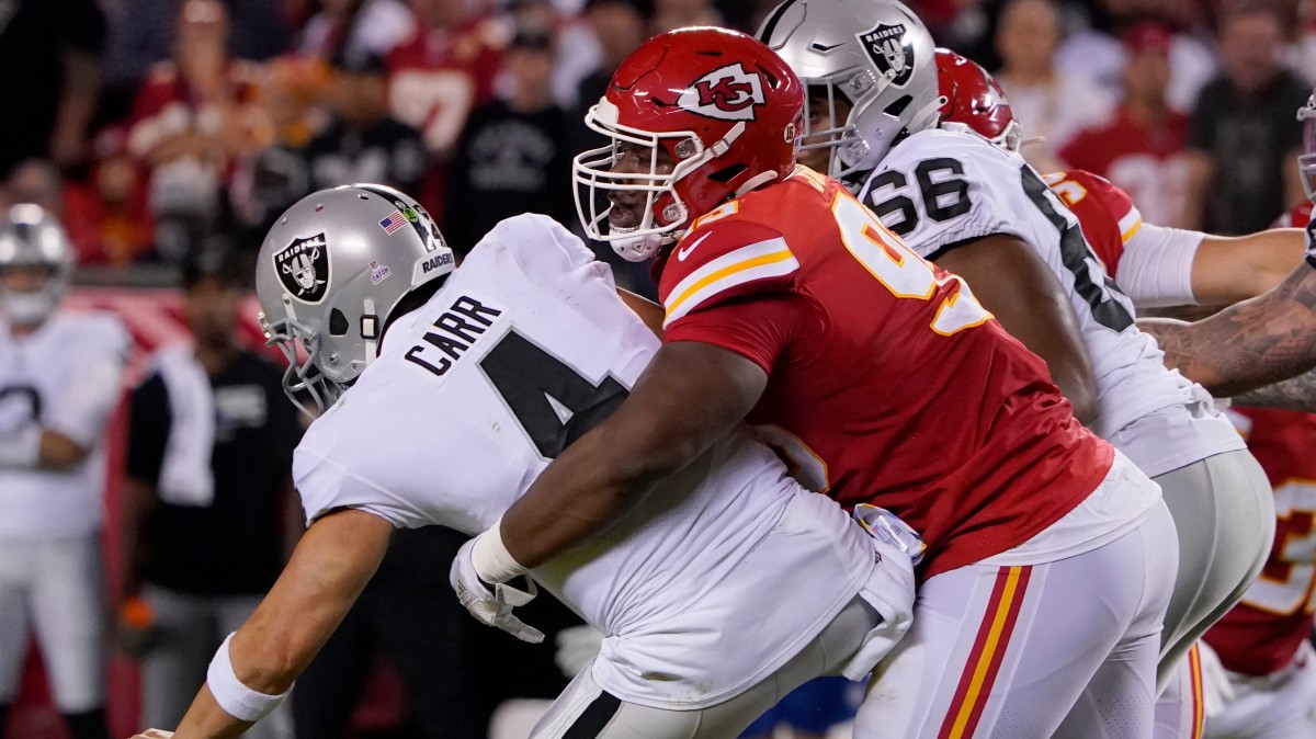 Controversial Roughing the Passer Call in Chiefs-Raiders Game Goes Viral