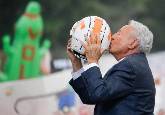 ESPN Posts Lee Corso at Meeting for Saturday’s ‘GameDay’