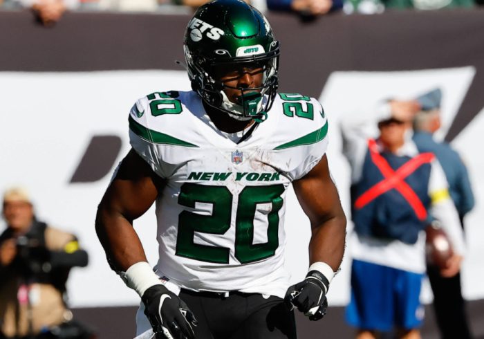 Jets’ Breece Hall Helped Off Field, Out With Knee Injury vs. Broncos