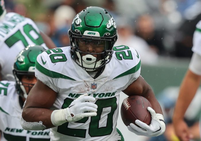 Jets RB Breece Hall Suffers Torn ACL, per Report
