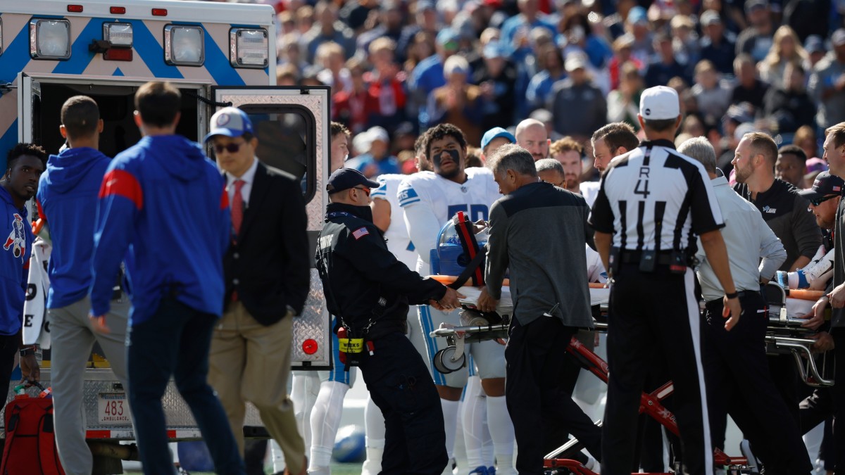 Lions’ Saivion Smith Leaves Game vs. Patriots in Ambulance