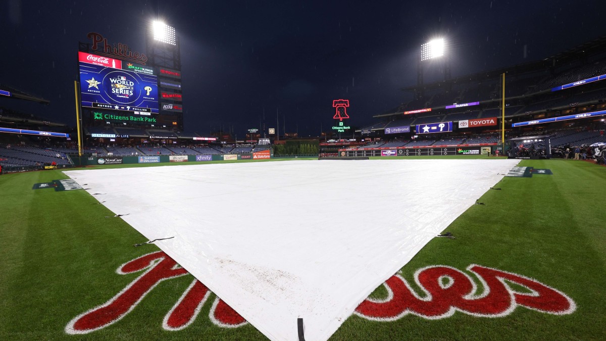 MLB Postpones Game 3 of World Series Due to Rain