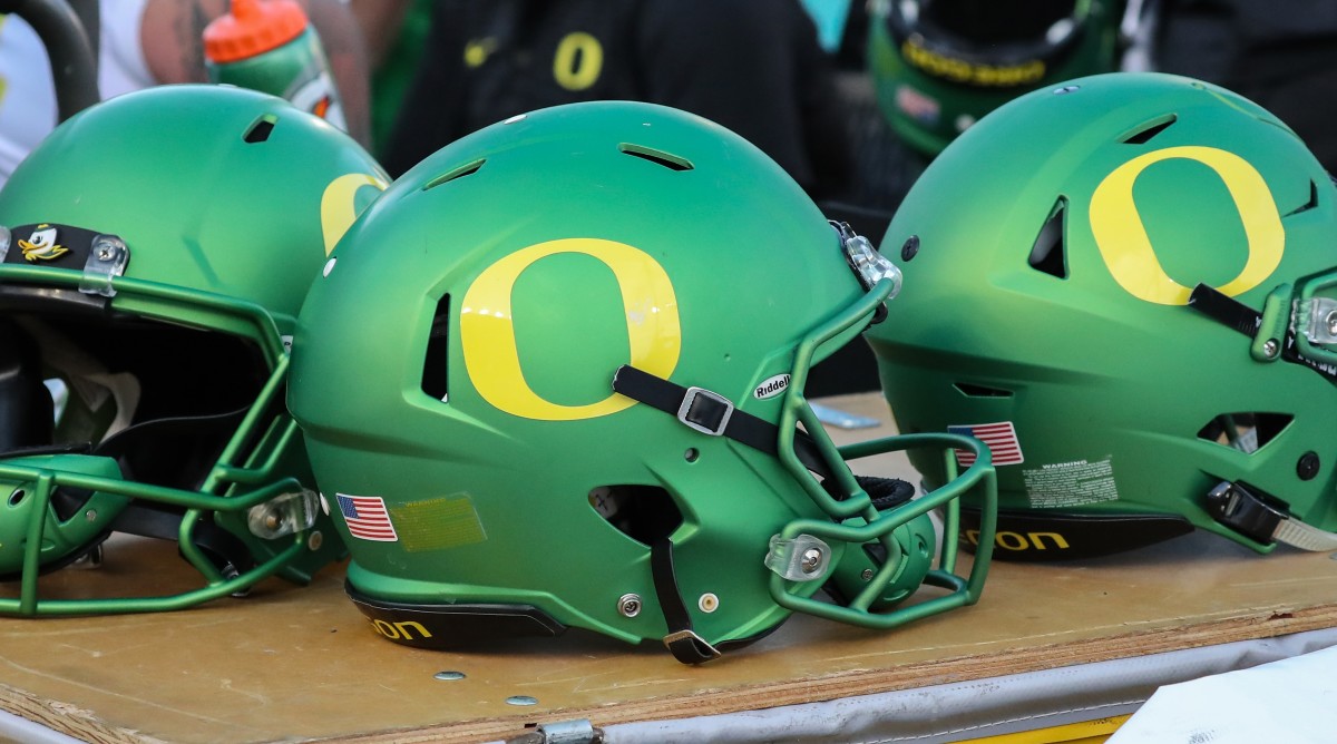 Oregon Unveils ‘Breast Cancer Awareness’ Uniforms for UCLA Game
