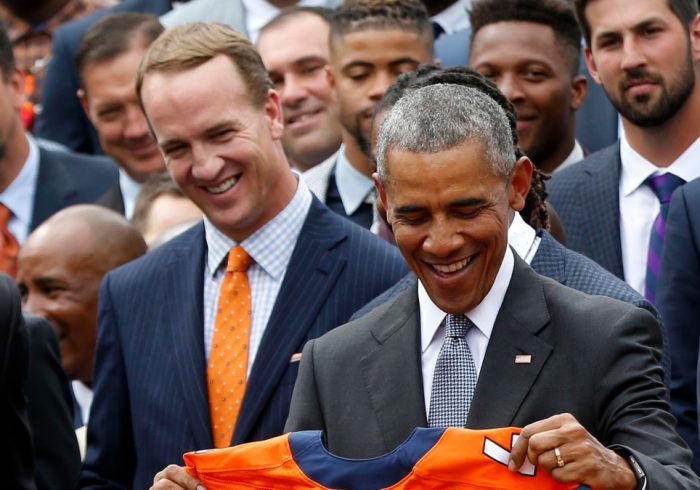 Peyton Manning, Barack Obama Recall Golf Outing on ‘ManningCast’