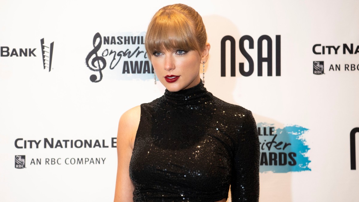 Taylor Swift ‘Midnights’ Album Trailer to Air on ‘TNF’