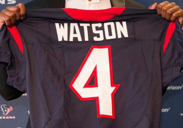 Texans Offer Fans Discount for Deshaun Watson Jersey Swap