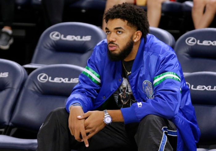 Timberwolves’ Towns Was Hospitalized With Serious Infection
