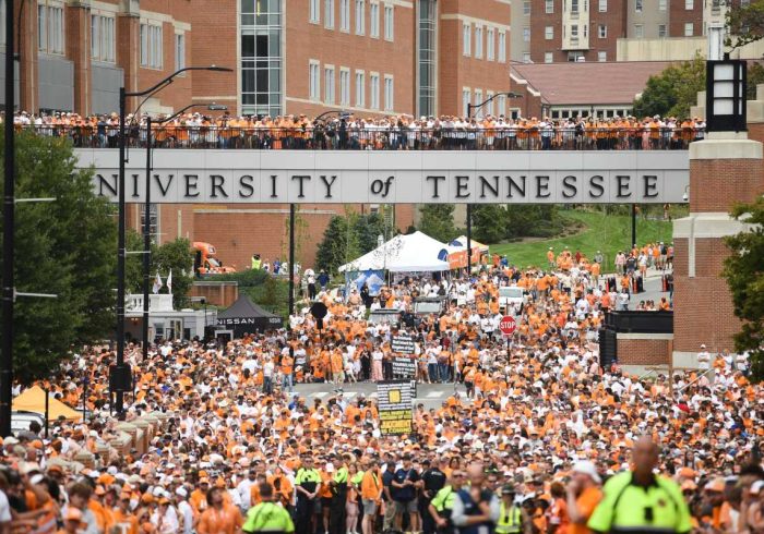 Why This Tennessee-Alabama Clash Has Much More Meaning
