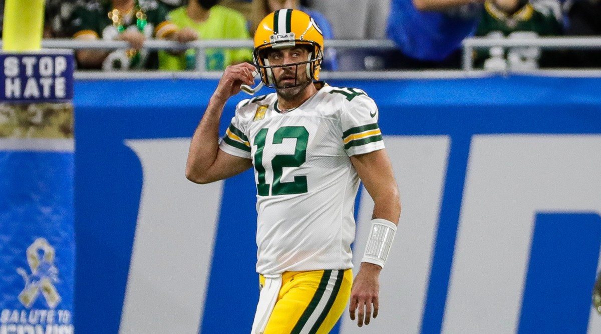 Aaron Rodgers Throws Three Interceptions for First Time Since ’17