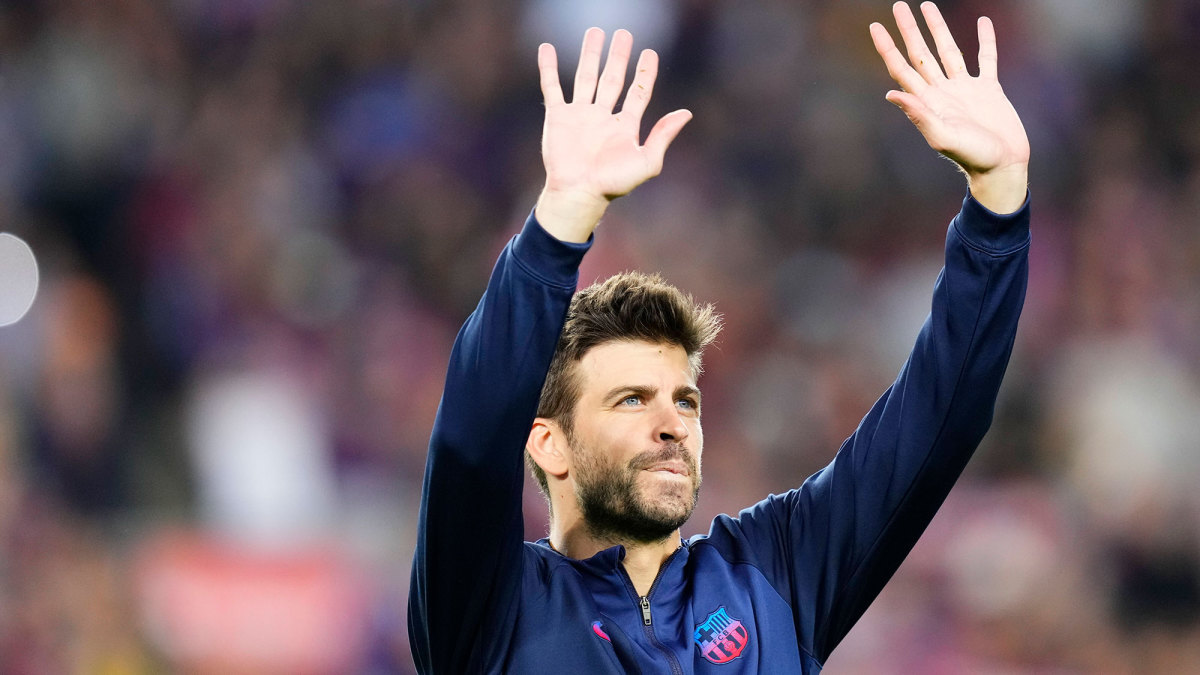 Barcelona’s Pique Announces Sudden Retirement