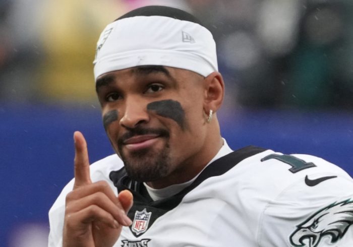 Report: Eagles QB Jalen Hurts Aims to Play in Week 17 vs. Saints