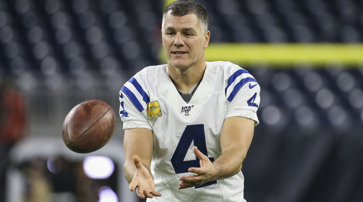 Adam Vinatieri Shows Off Linebacker Physique in Viral Video