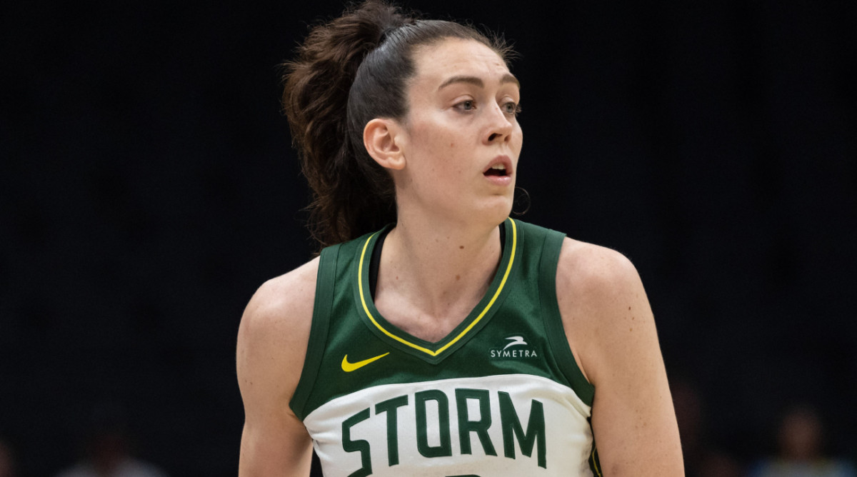 Breanna Stewart Pledges to Help Improve Travel for WNBA Teams