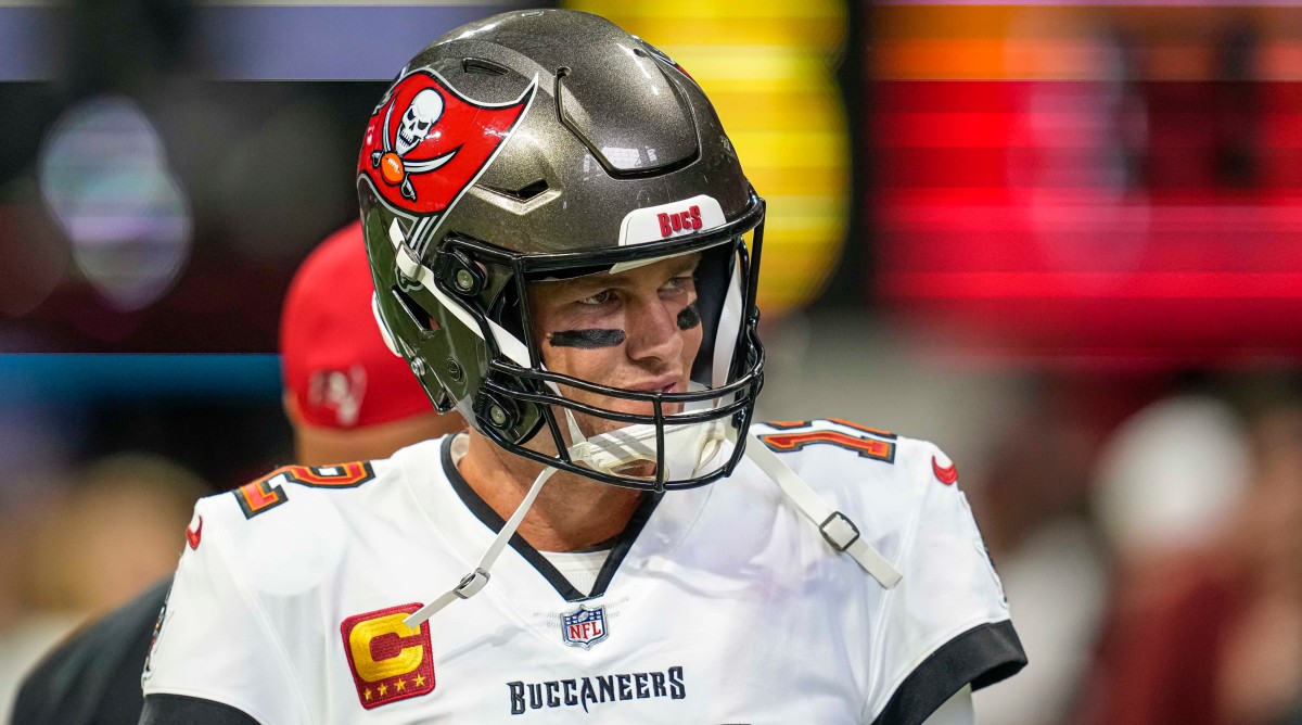 Bucs’ Tom Brady Suffers First Losing Season as Starting NFL QB