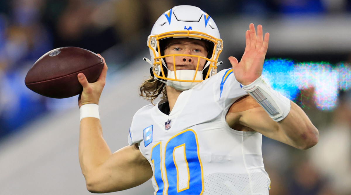 Chargers QB Justin Herbert Undergoes Shoulder Surgery