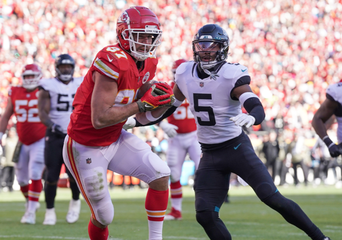 Chiefs, Eagles both favored by more than a touchdown at home