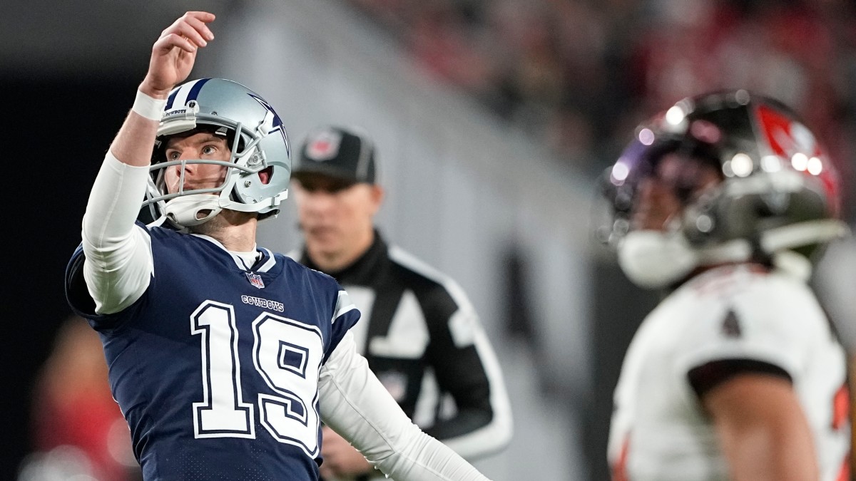 Cowboys Sign Kicker Tristan Vizcaino After Brett Maher’s Struggles