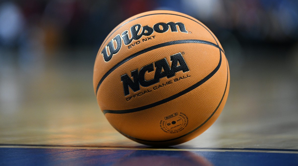 Five D-III MBB Players Hospitalized After Strenuous Practice