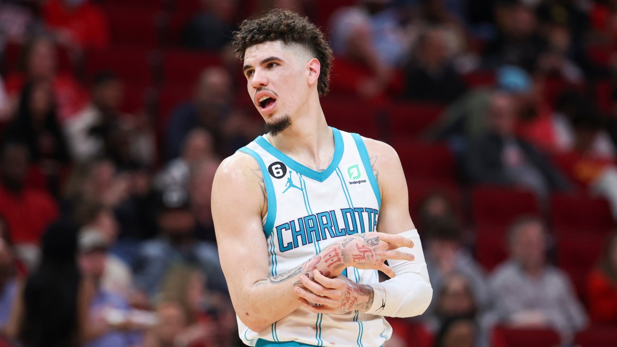 Hornets’ LaMelo Ball Suffers Ankle Injury vs. Rockets