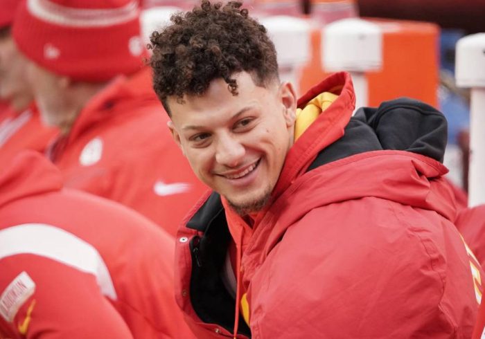 Mahomes’s Trainer Shares Incredible Meme About Ankle Recovery
