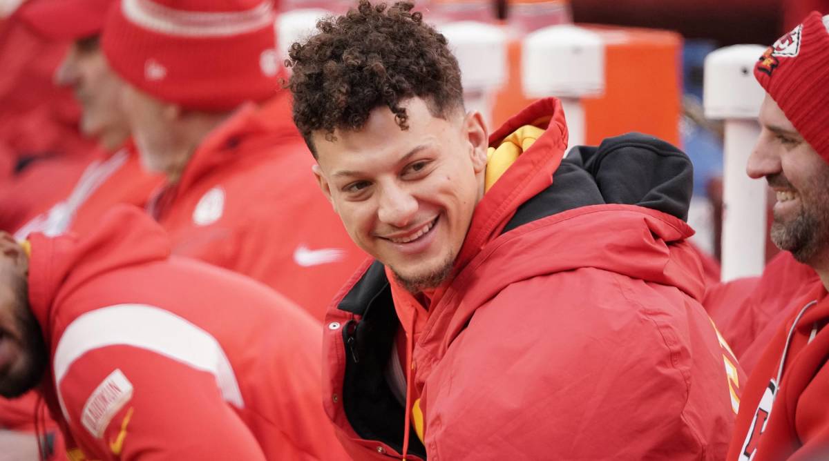 Mahomes’s Trainer Shares Incredible Meme About Ankle Recovery