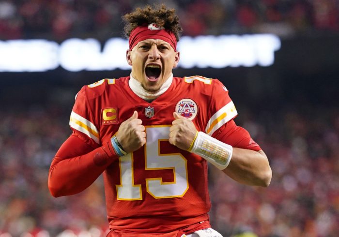 Patrick Mahomes Lauds Chiefs Staff Member Who Rehabilitated Ankle Injury