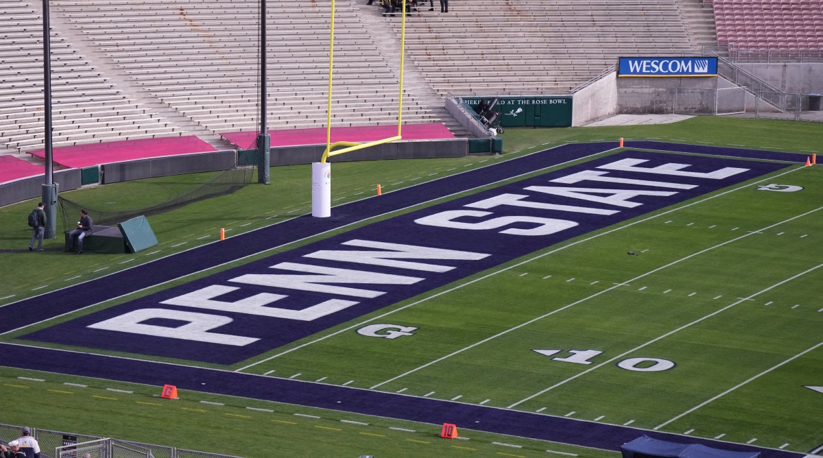 Penn State Honors Franco Harris With No. 34 Jerseys at Rose Bowl