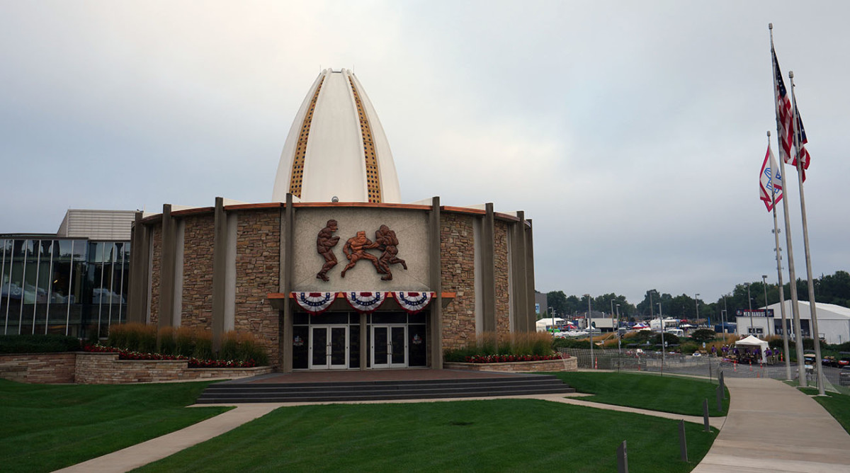 Pro Football Hall of Fame Reveals Class of 2023 Finalists