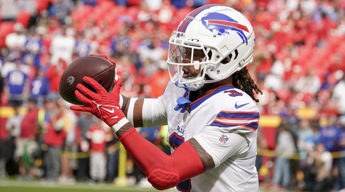 Report: Bills Will Pay Damar Hamlin Full Salary While on IR