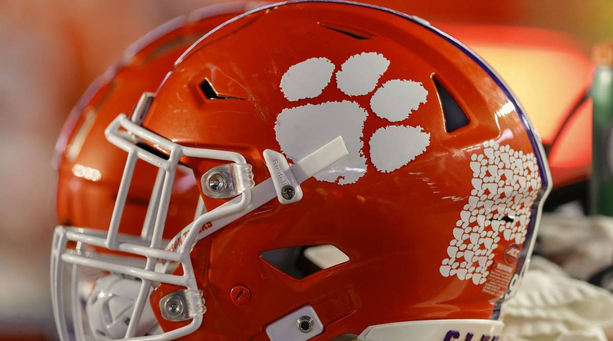 Report: Clemson Makes Riley Among Highest-Paid Assistants in Official Deal