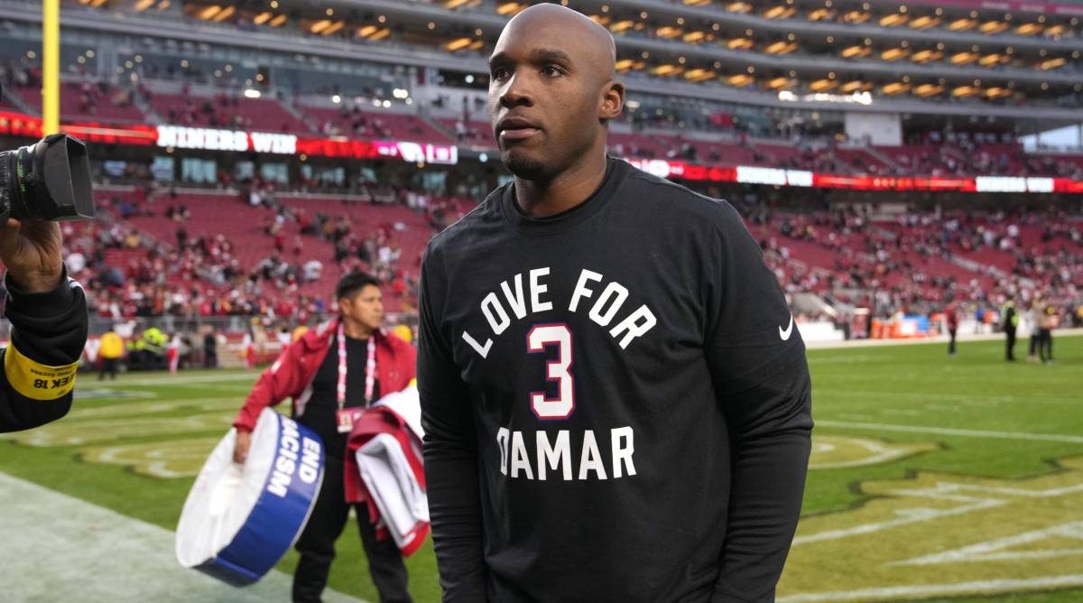 Report: DeMeco Ryans a ‘Top Candidate’ for Texans Job