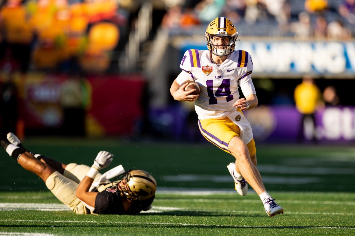 Report: LSU QB Transfer Walker Howard to Visit Ole Miss, TCU