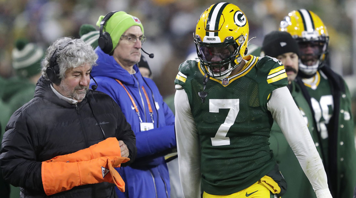 Report: Packers’ Quay Walker Fined for Shoving Lions’ Trainer on Field